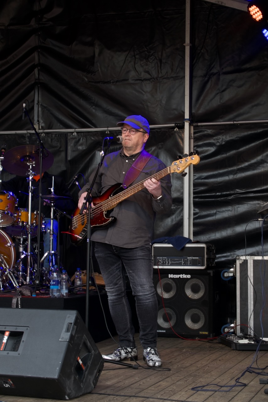 Shoot the Breeze live op het podium