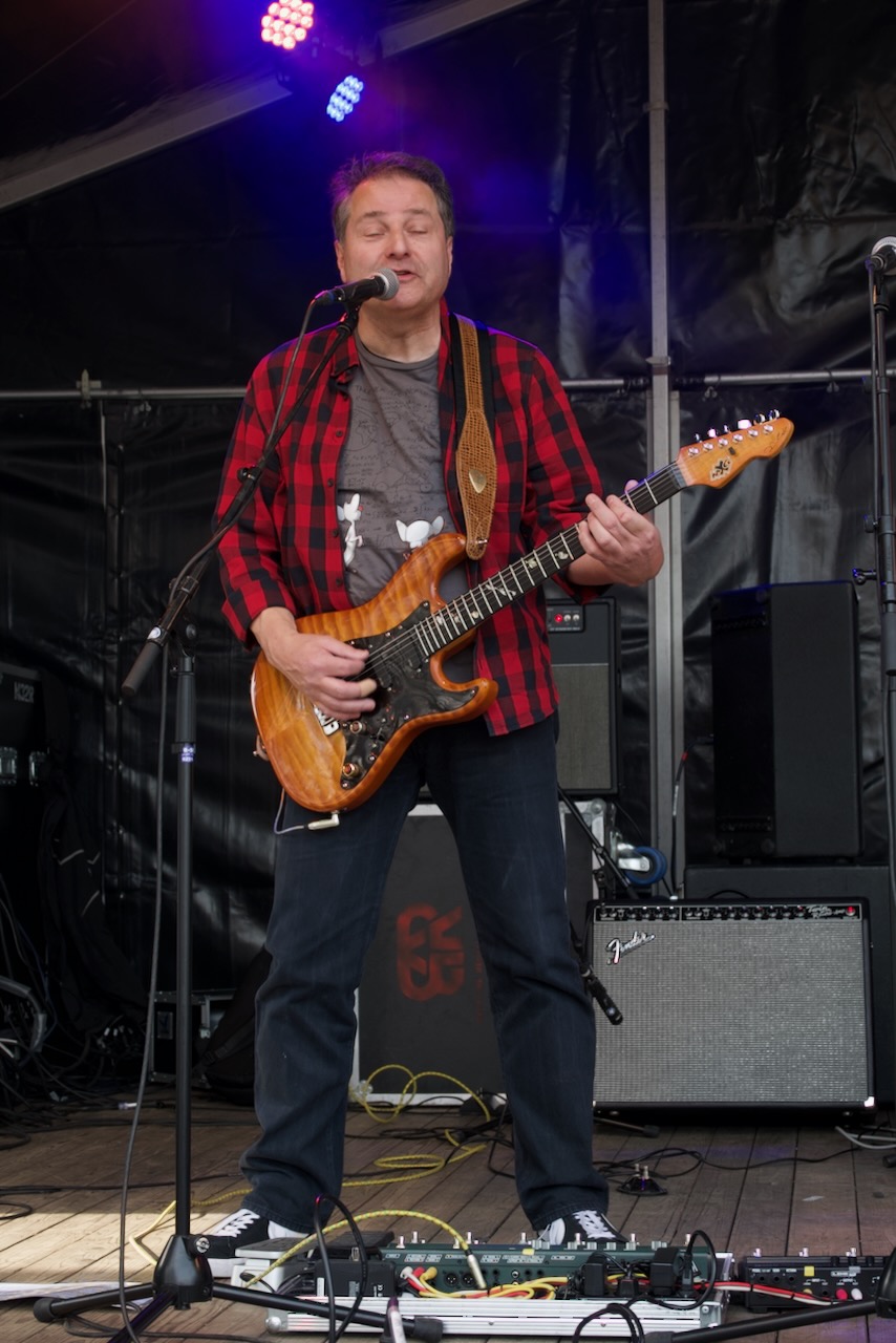 Shoot the Breeze live op het podium