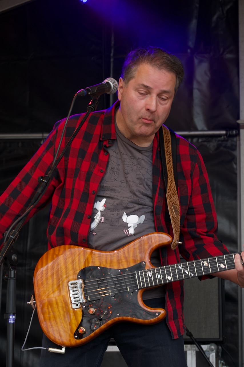 Shoot the Breeze live op het podium