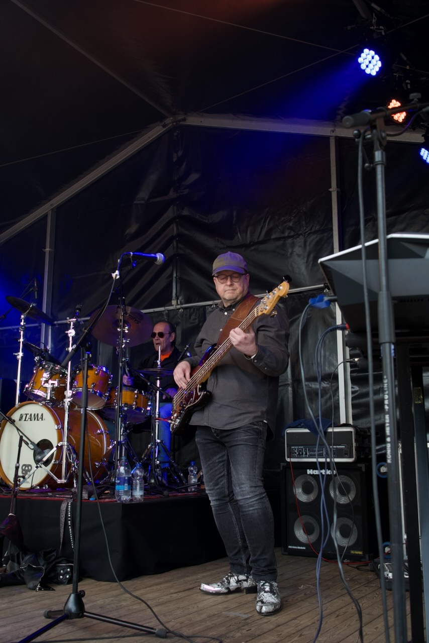 Shoot the Breeze live op het podium