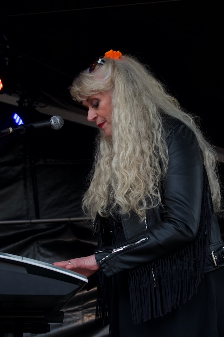 Shoot the Breeze live op het podium