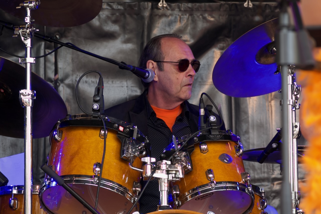 Shoot the Breeze live op het podium