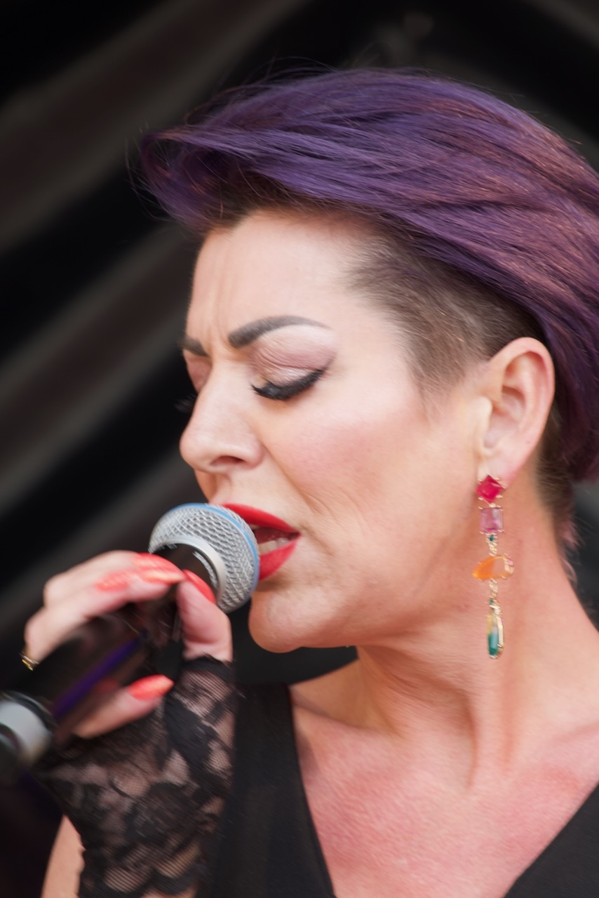 Shoot the Breeze live op het podium