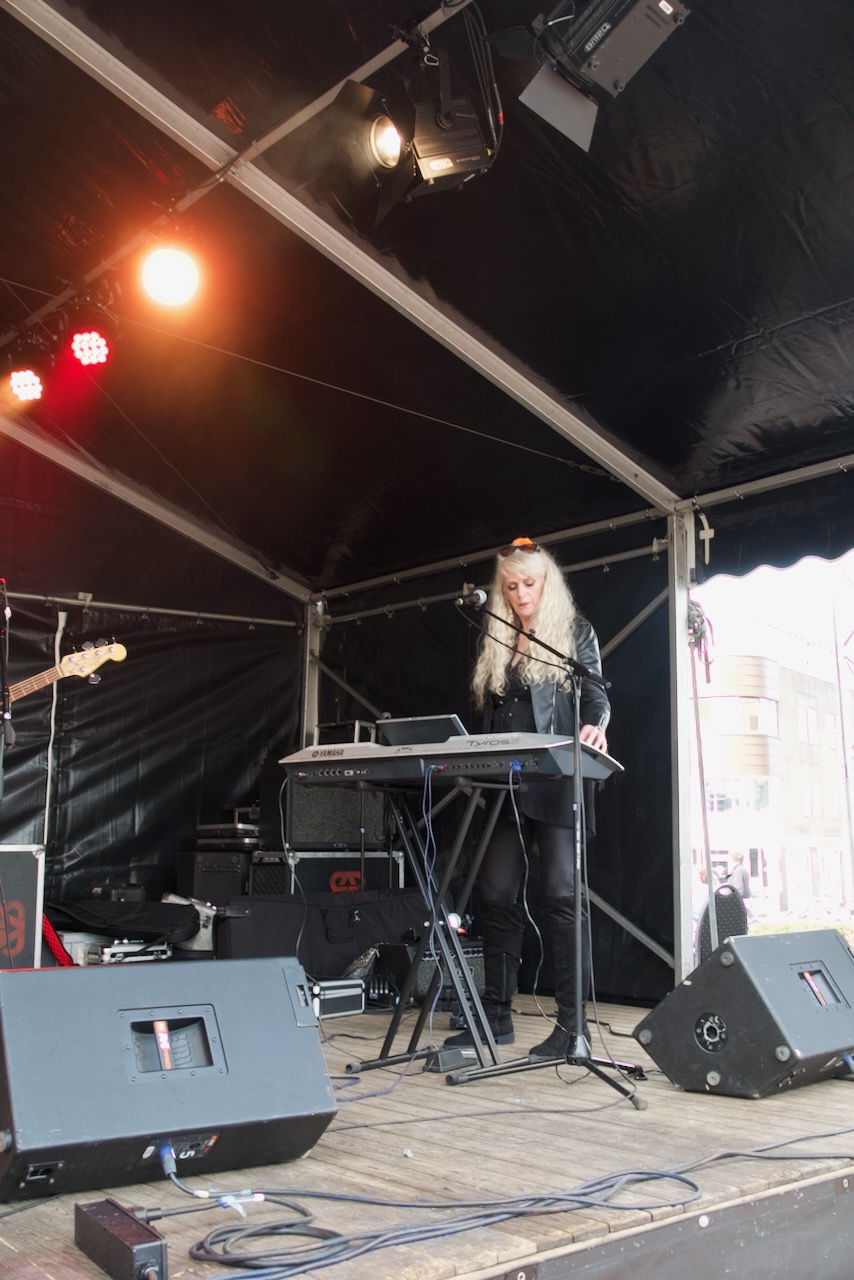 Shoot the Breeze live op het podium