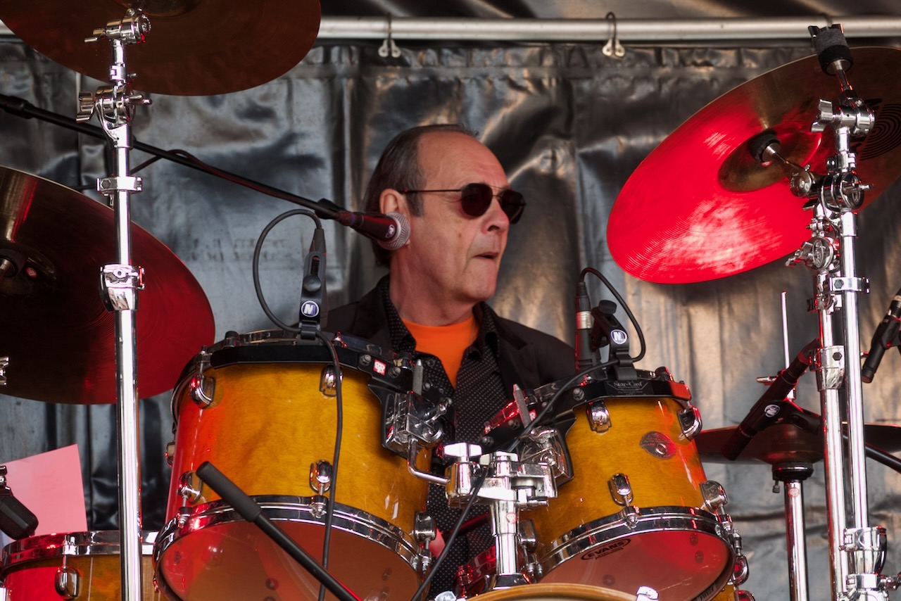 Shoot the Breeze live op het podium