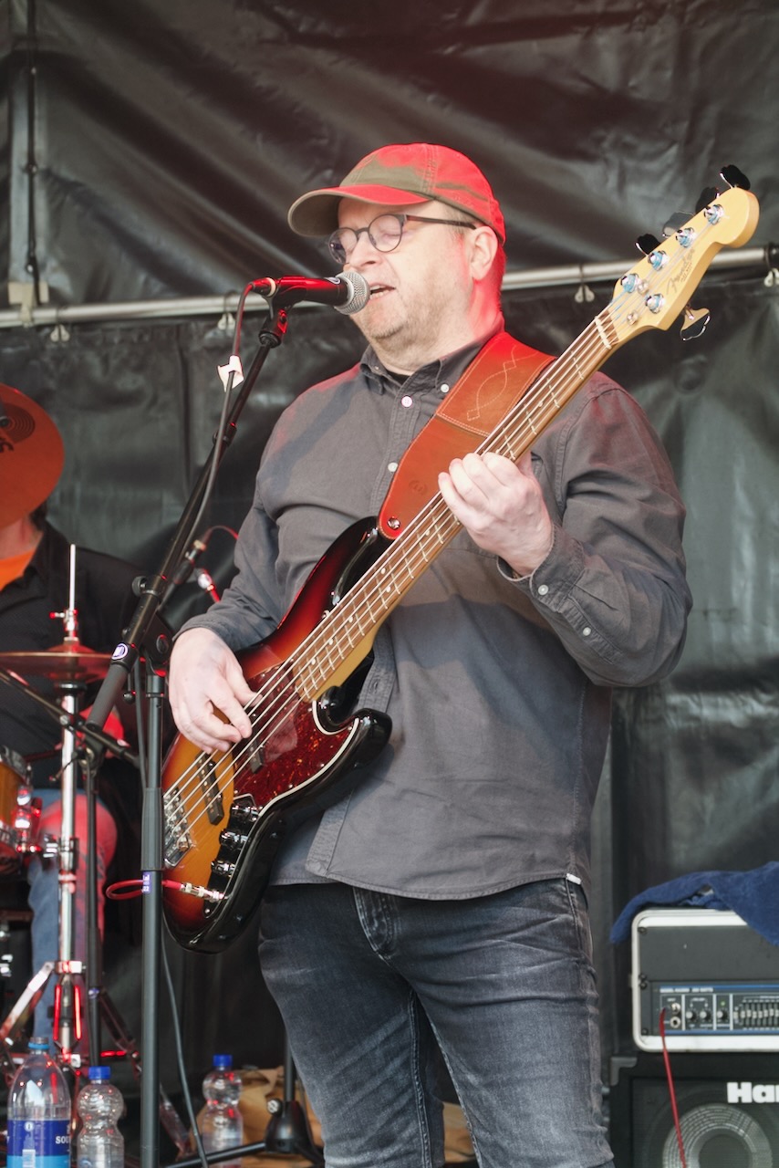 Shoot the Breeze live op het podium