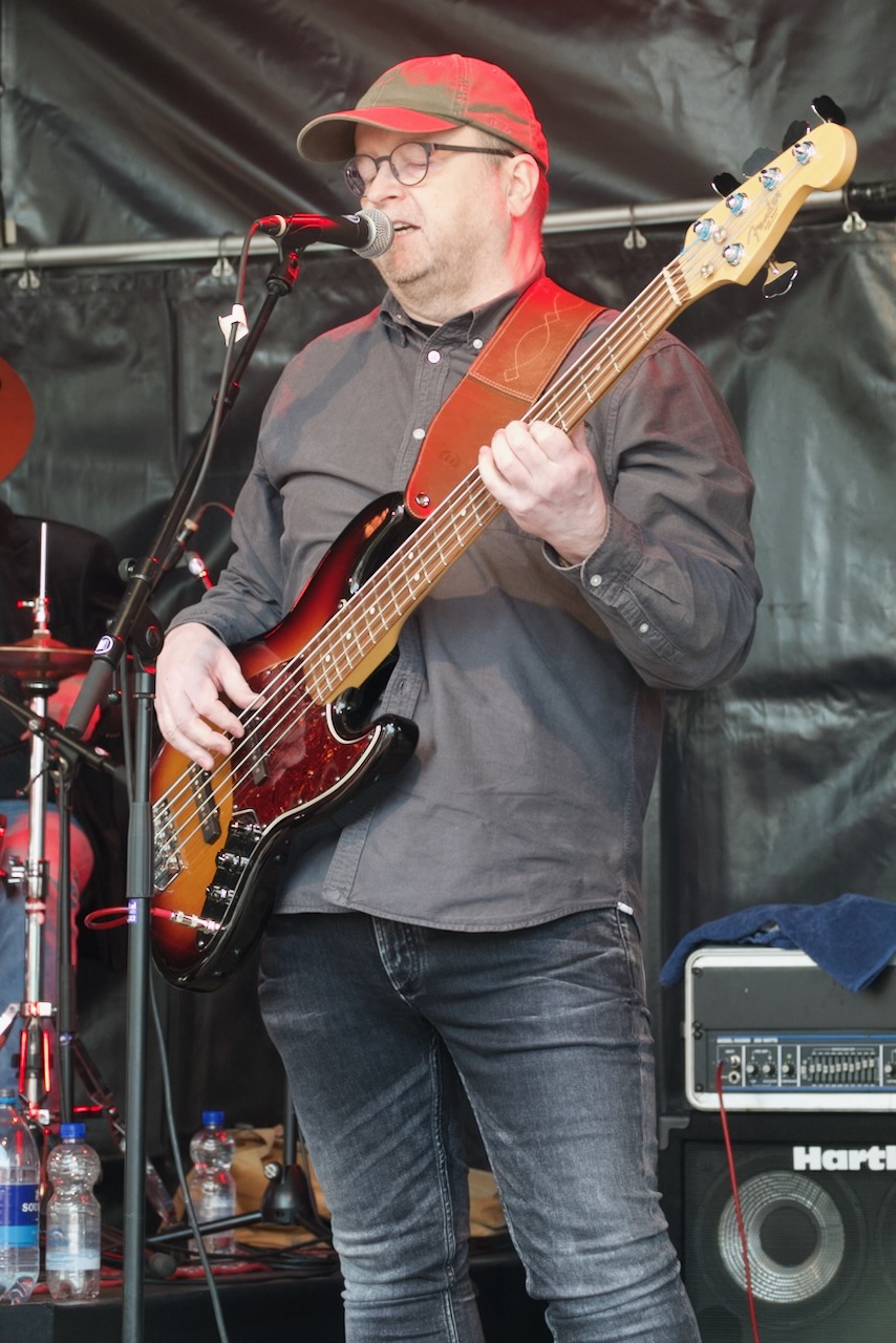 Shoot the Breeze live op het podium