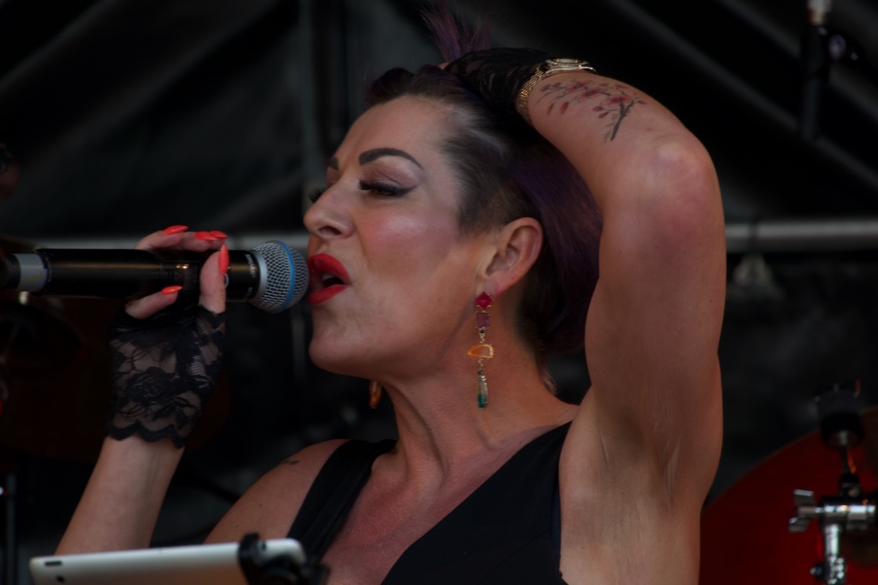 Shoot the Breeze live op het podium